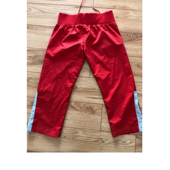 RARE NIKE Capri Crops Bright Women's 30x32 Red Elastic Waist Drawstring NWOT - Picture 2 of 3